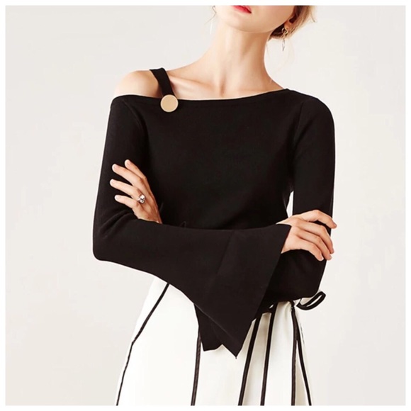 💐 Elegant Black Knit One Shoulder Sweater - Picture 3 of 8